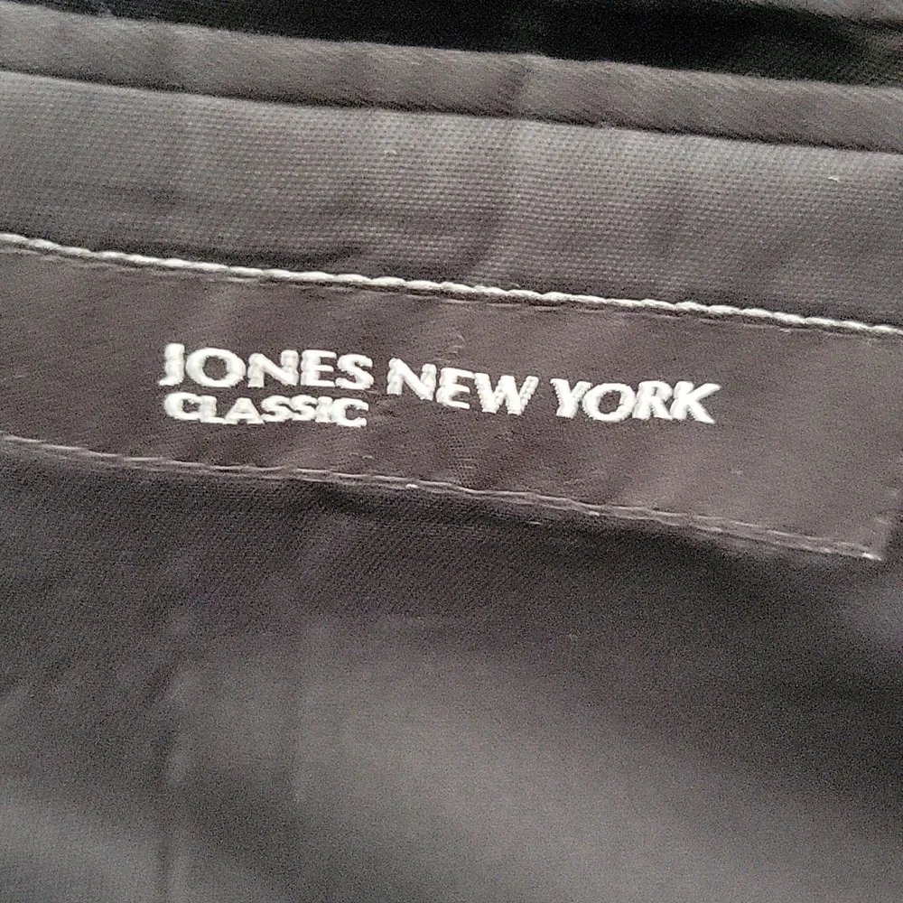 Jones New York Classic Men's Black 2 Piece Suit
